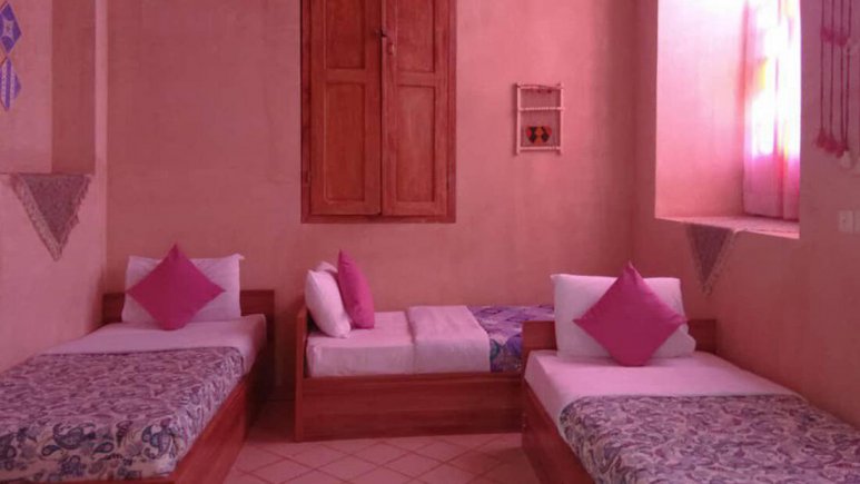 اتاق سه تخته ترنج اقامتگاه سنتی ماه منیر شیراز